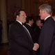Harvey Weinstein saluda al Presidente Bill Clinton durante la cena de estado chino el 29 de octubre de 1997. (Imagen: Clinton Presidential Library)